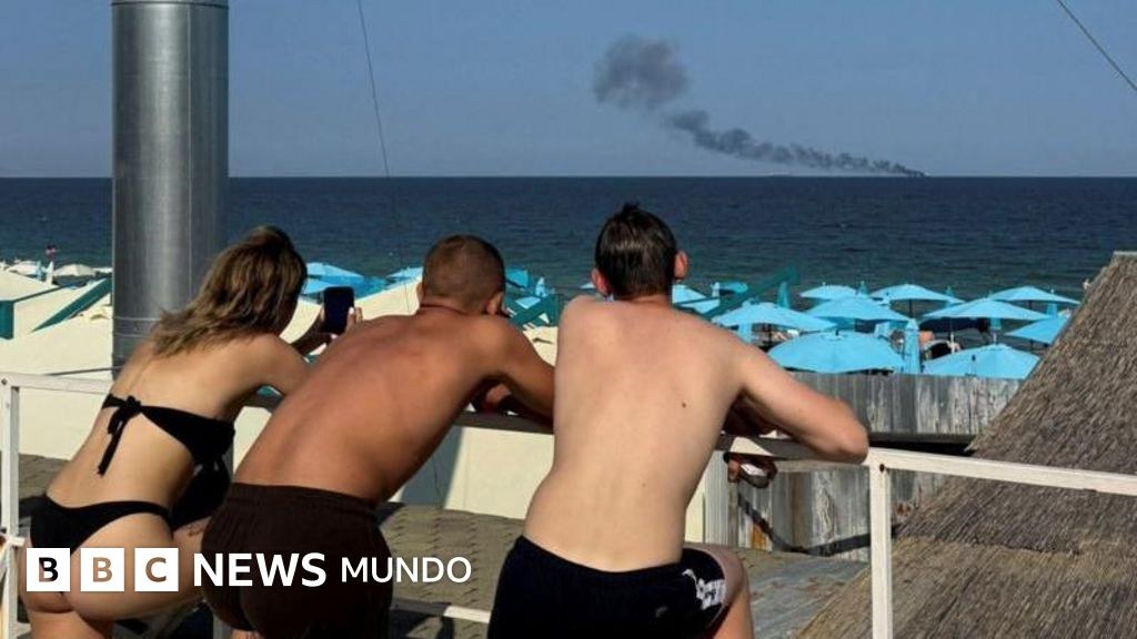 "Todo el mundo se queda en la playa mirando los misiles en el cielo": el contraste de Odesa, el balneario de Ucrania con turismo de lujo y bombardeos diarios