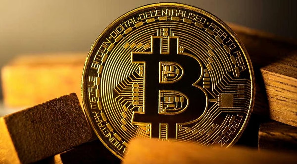 Bitcoin steadies near $66k with focus on CLARITY Act, Iran tensions