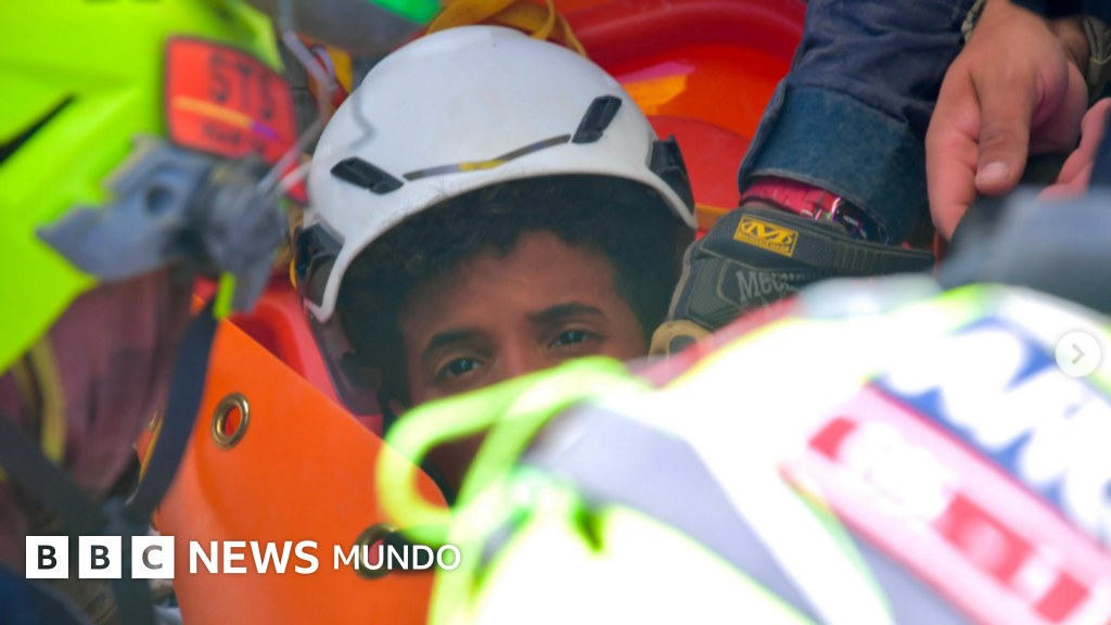 "Cada vida salvada da esperanza": rescatan a dos niños que estuvieron varios días atrapados entre los escombros con la ayuda de equipos de Colombia y México