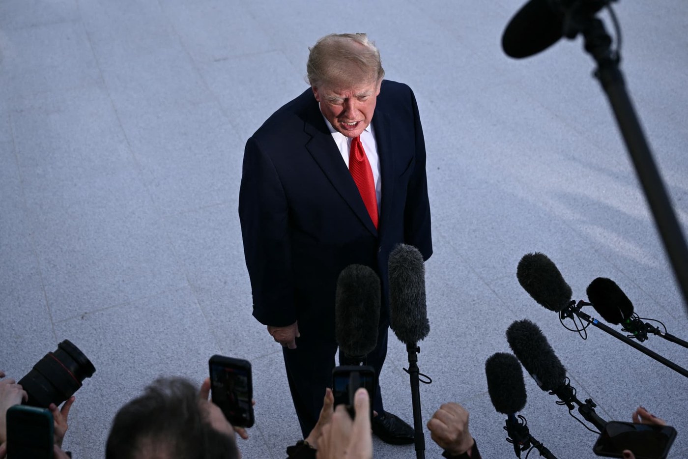 Judge extends block on Trump White House ban of MS NOW, CNN and Politico