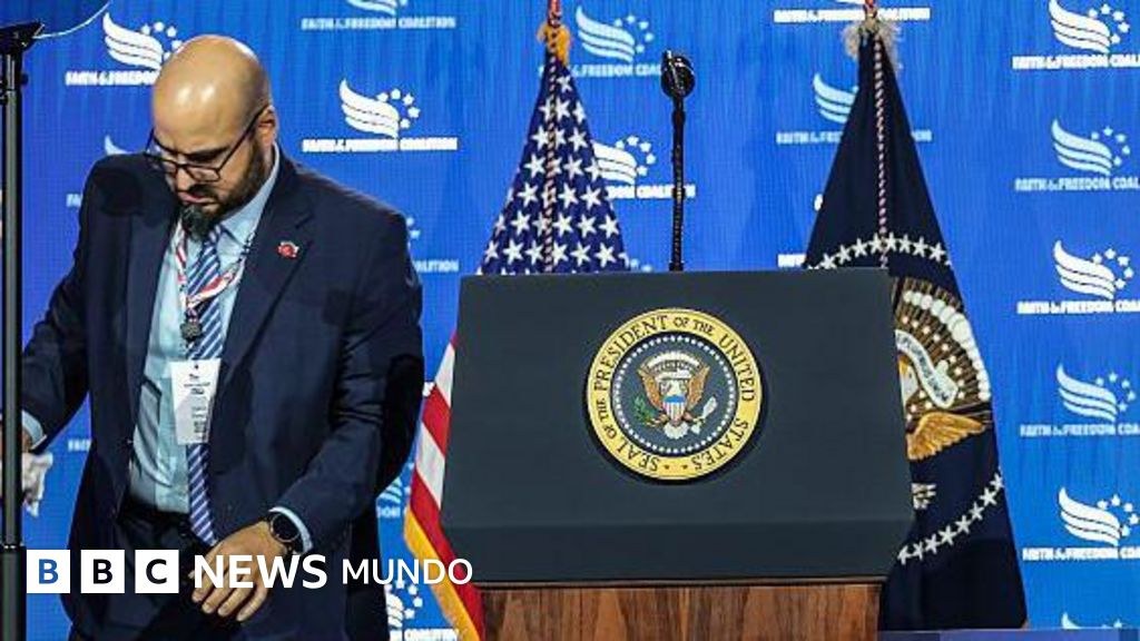 Investigan a un operador de teleprónter de la Casa Blanca por ganar casi US$100.000 con apuestas sobre los discursos de Trump