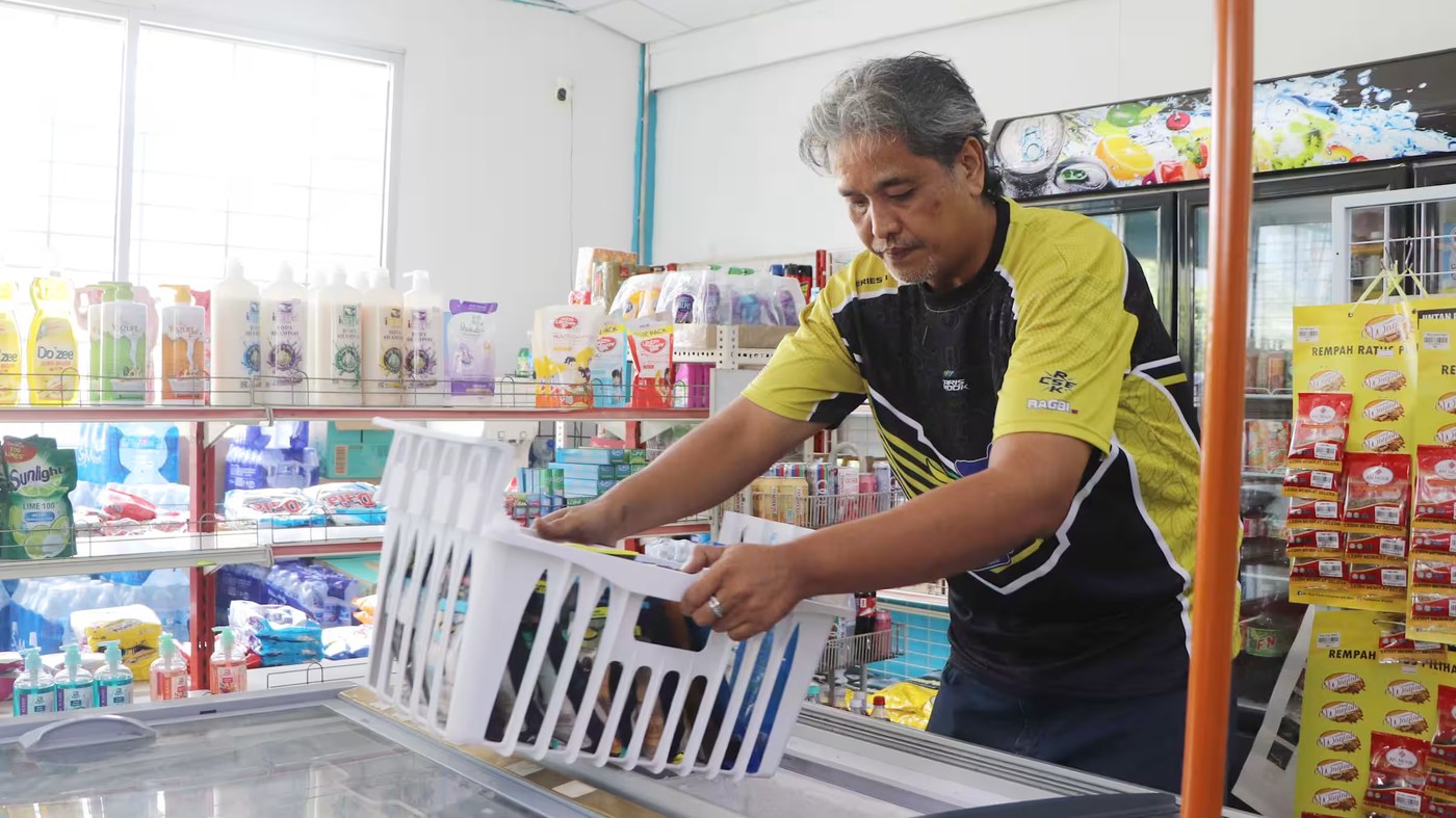 Malaysia's strong growth yet to reach households, small businesses